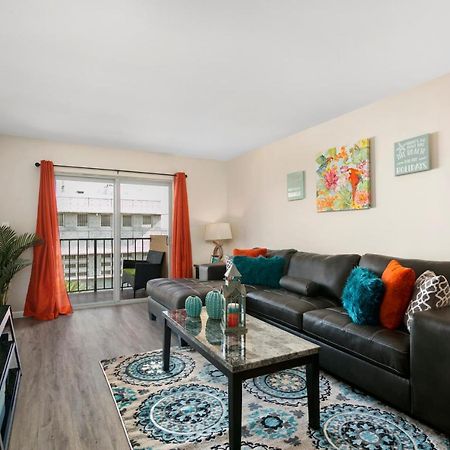 2 Bedroom 2 Bath With Patio On 11Th Collins Ave Miami Beach Bagian luar foto