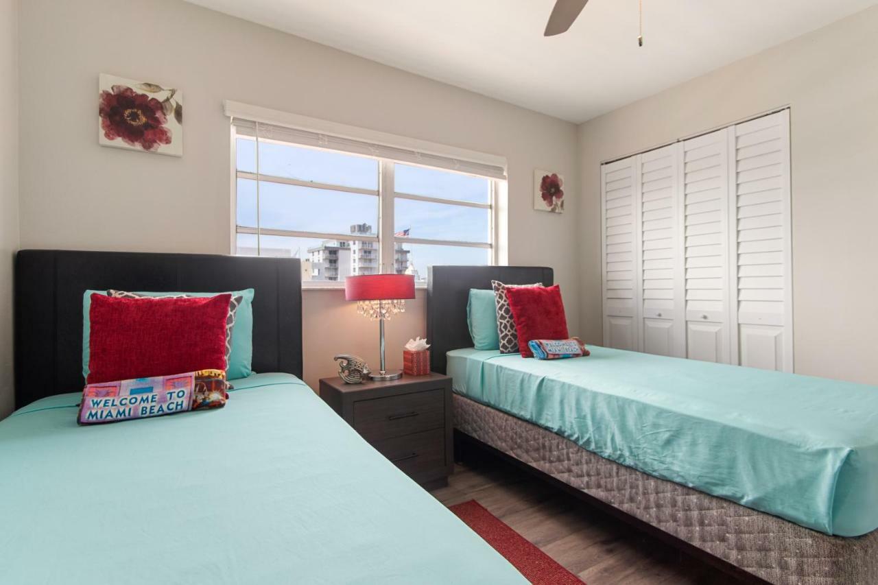 2 Bedroom 2 Bath With Patio On 11Th Collins Ave Miami Beach Bagian luar foto