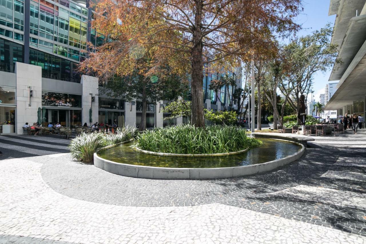2 Bedroom 2 Bath With Patio On 11Th Collins Ave Miami Beach Bagian luar foto