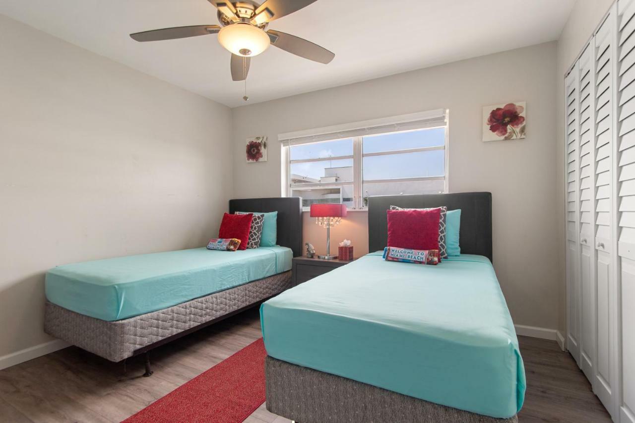 2 Bedroom 2 Bath With Patio On 11Th Collins Ave Miami Beach Bagian luar foto