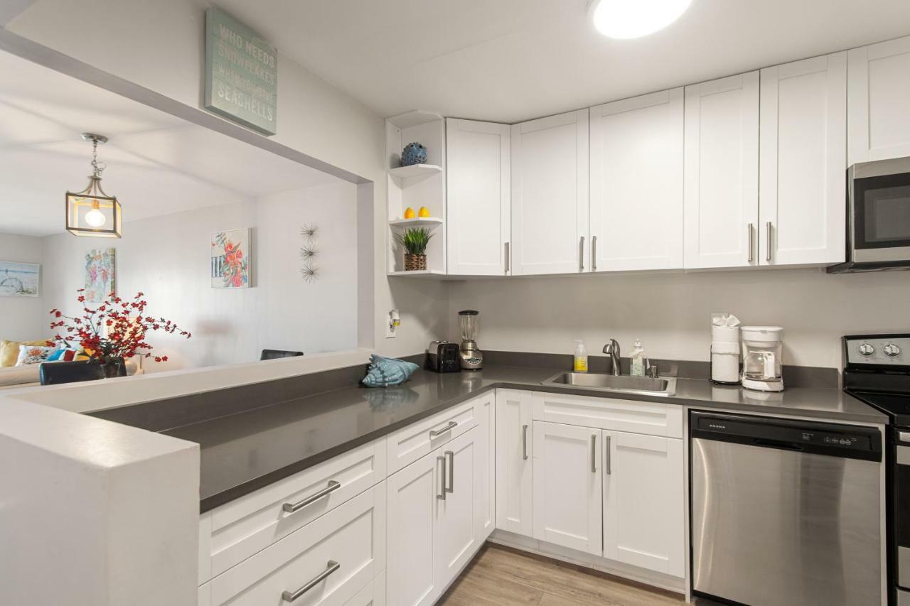 2 Bedroom 2 Bath With Patio On 11Th Collins Ave Miami Beach Bagian luar foto