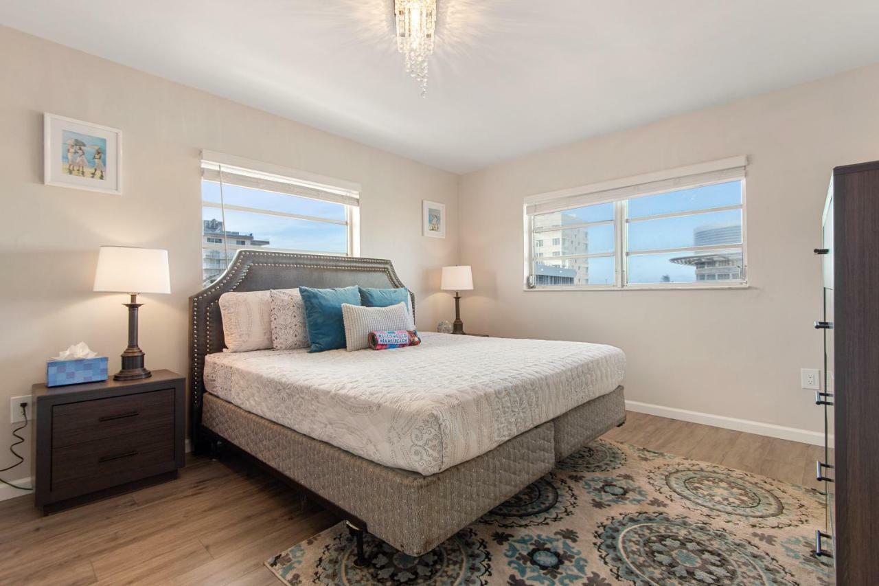 2 Bedroom 2 Bath With Patio On 11Th Collins Ave Miami Beach Bagian luar foto