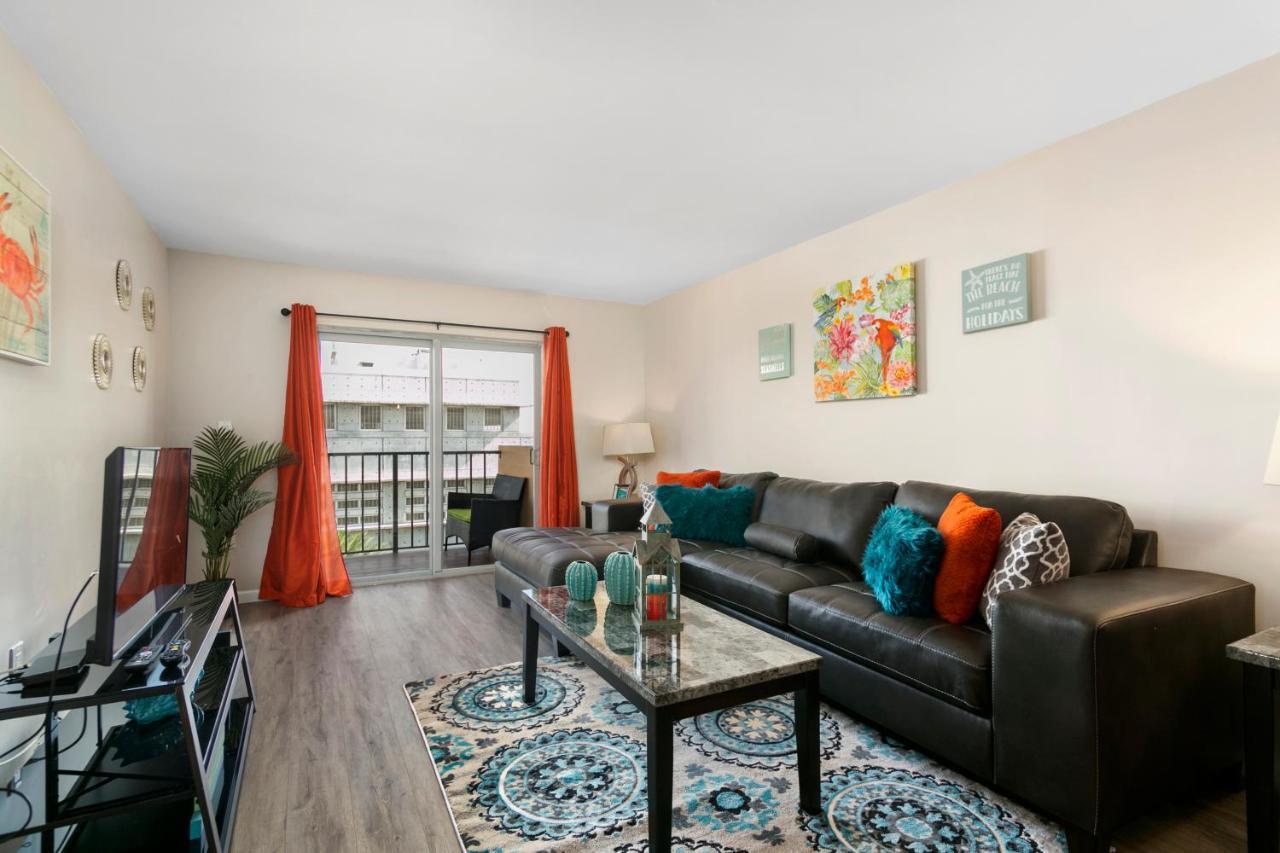 2 Bedroom 2 Bath With Patio On 11Th Collins Ave Miami Beach Bagian luar foto