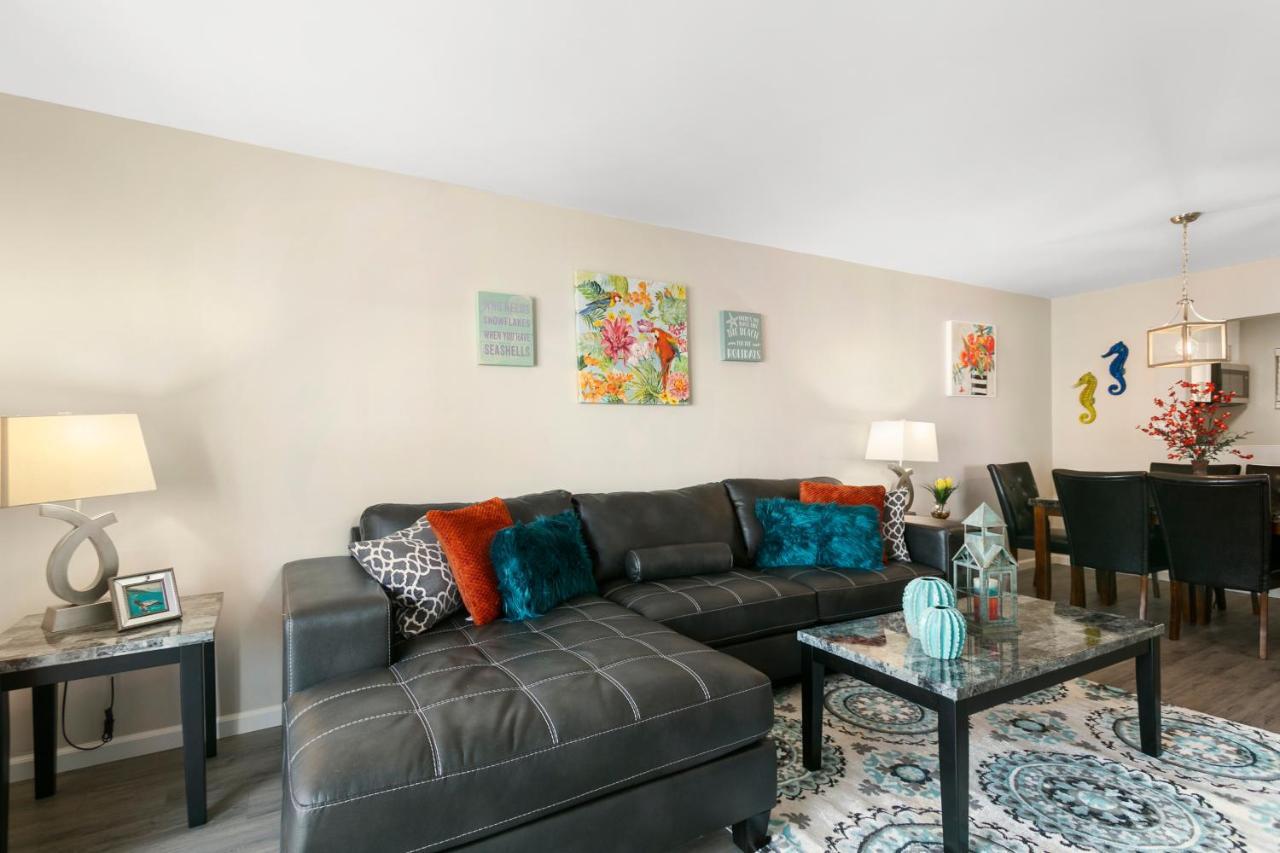 2 Bedroom 2 Bath With Patio On 11Th Collins Ave Miami Beach Bagian luar foto